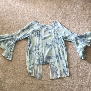 Springtime LC Bell Sleeved Shirt